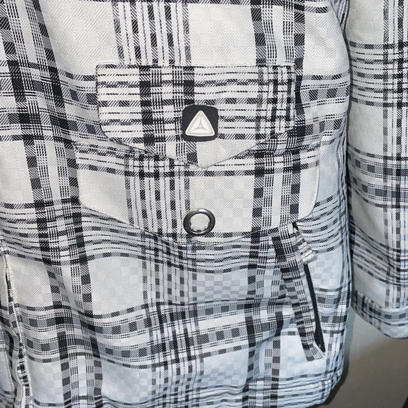 Powder Room Snowboarding Jacket - Picture 2 of 8